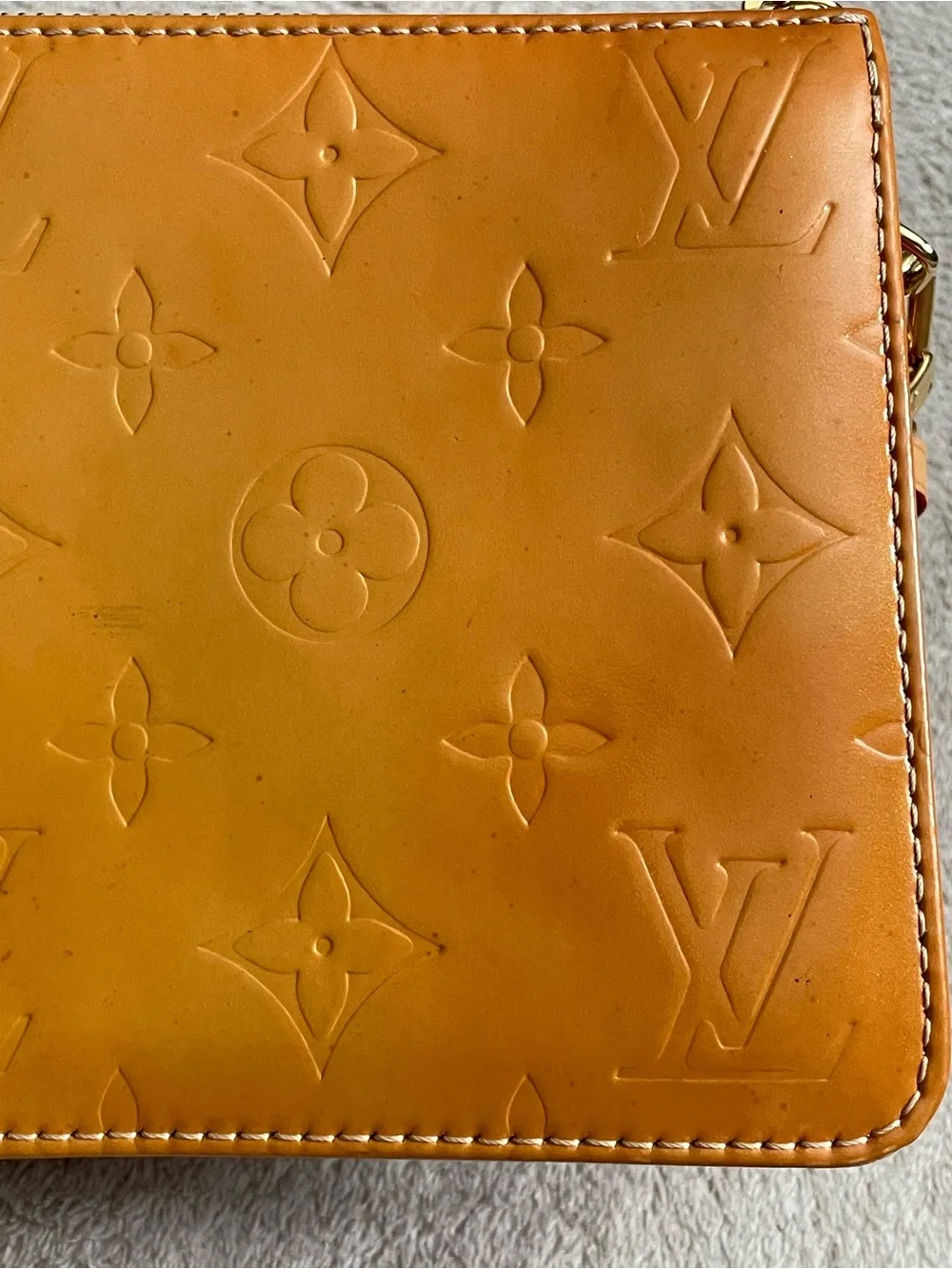 Additional pictures for Louis Vuitton Lexington Vernis Pochette